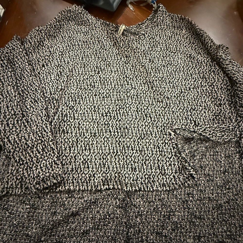 Women's Black and White Sweater